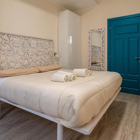 Room With Independent Entrance - Termini/Aquarium Рим Экстерьер фото