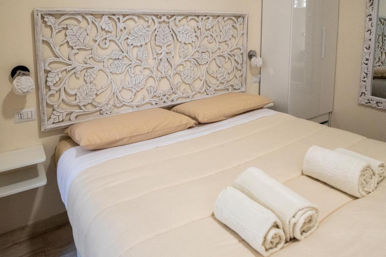 Room With Independent Entrance - Termini/Aquarium Рим Экстерьер фото